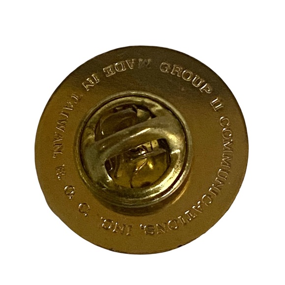 Sold//Vintage McDonalds Touch Of Service Pinback , 1980’s, McDonalds Memorabilia - Picture 3 of 4